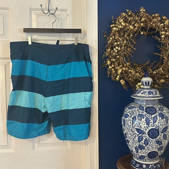 NWT Men’s Old Navy Striped Swim Trunks Board Shorts Size XXL - Picture 7 of 9